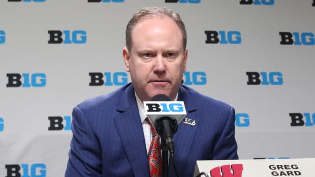 31619 GREG GARD